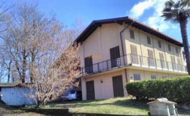 Casa con giardino in Vendita, Revislate Veruno